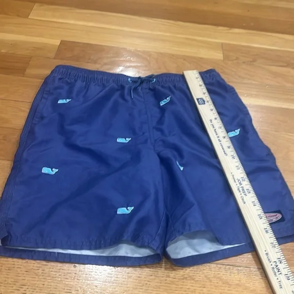 Vineyard vine boys swim trunks size large (16) . - Picture 4 of 9